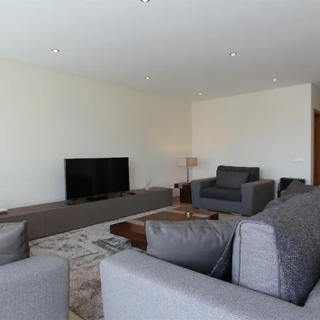 Da Vinha Cd233, Quiet Area, Sleeps 10 - Clever Details * فيلامورا