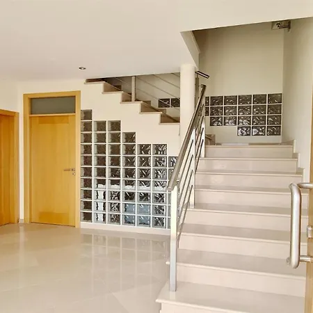 Da Vinha Cd233, Quiet Area, Sleeps 10 - Clever Details