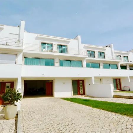 Da Vinha Cd233, Quiet Area, Sleeps 10 - Clever Details * فيلامورا
